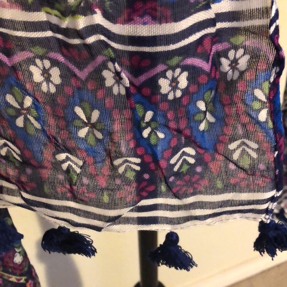 C Wonder Flowery Shawl with Tassels - Picture 3 of 4